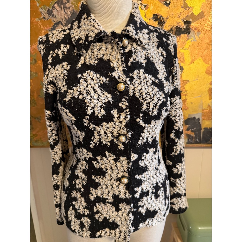 St. John Black White Textured Boucle Pearl Button Jacket Size 8 RT 10 GRP